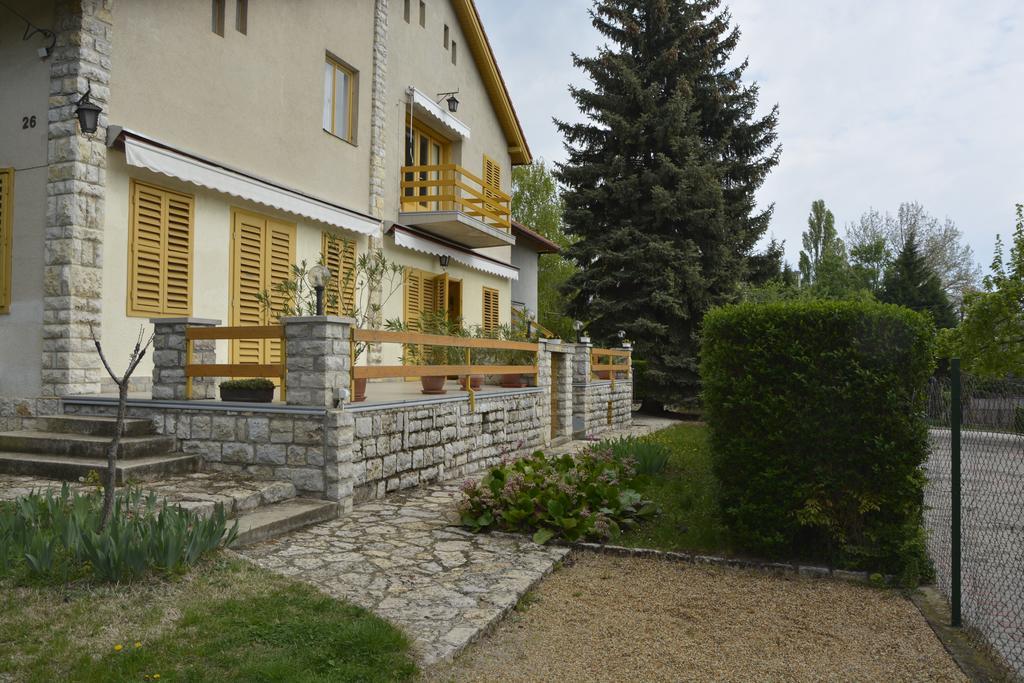 Soos Apartman Balatonfured Luaran gambar